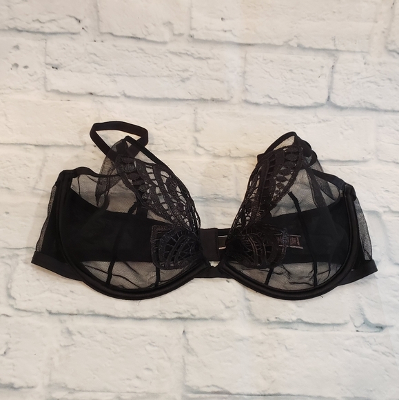 Victoria's Secret size 36D - Picture 1 of 7